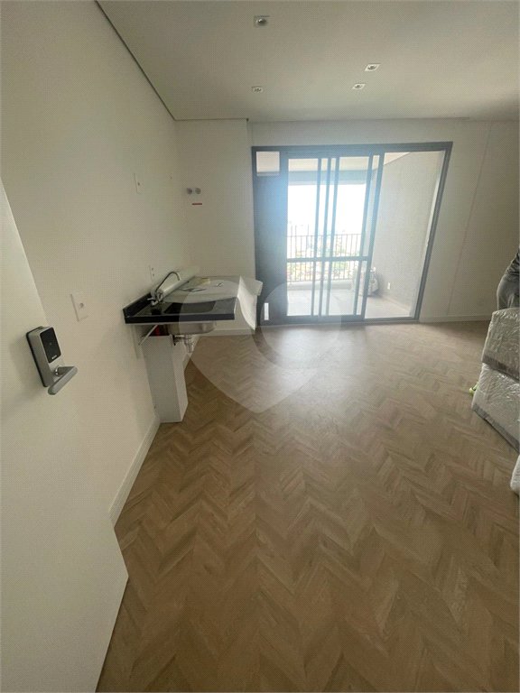 Apartamento à venda ou para alugar com 2 suítes em Jardim das Acácias, São Paulo, SP