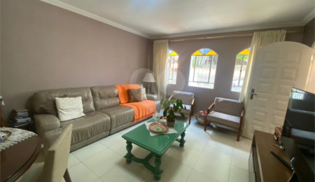 Sobrado à venda com 3 quartos, sendo 1 suíte, em Tremembé, São Paulo, SP
