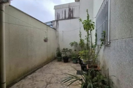 Casa à venda com 2 suítes em Jardim Monte Alegre, São Paulo, SP