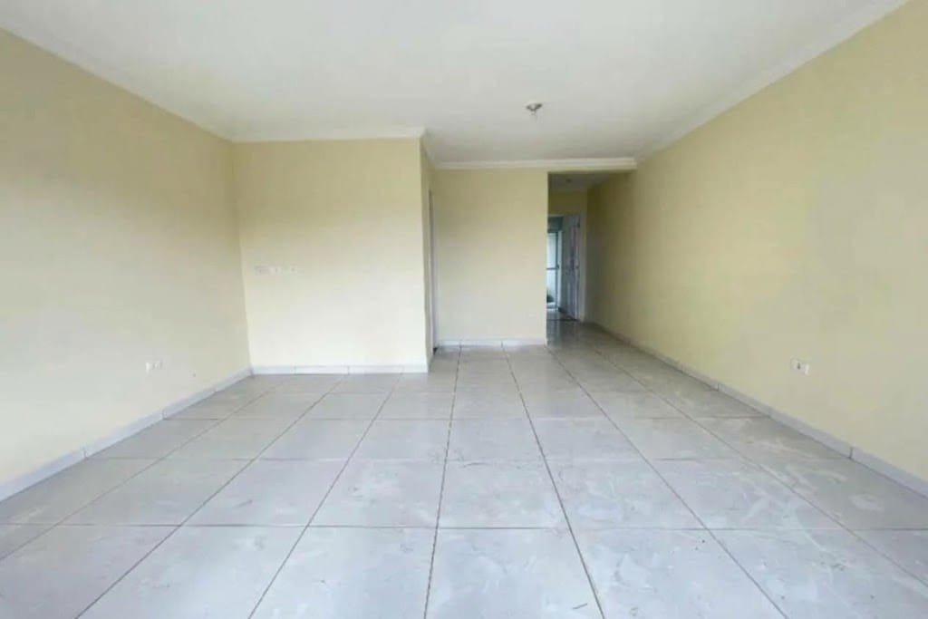 Casa à venda com 3 quartos, sendo 1 suíte, em Jardim Ester, São Paulo - SP