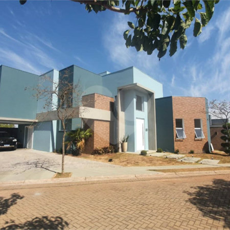 Sobrado de alto padrão no condomínio residencial Reserva Aquarela