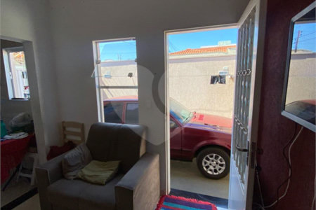 Casa e sala comercial na Vila Jacobucci