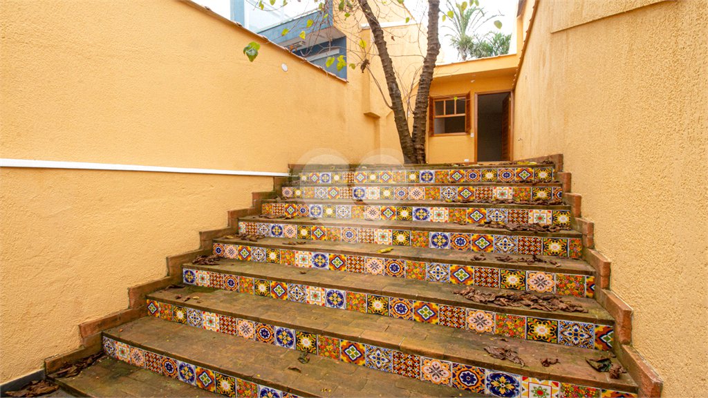 Sobrado à venda com 4 quartos, sendo 1 suíte, em Jardim Peri Peri, São Paulo, SP