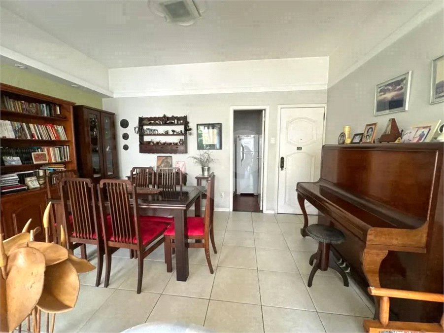 Apartamento à venda com 2 quartos em Laranjeiras, Rio de Janeiro, RJ