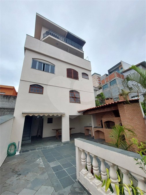 Casa à venda com 3 suítes em Vila Pereira Barreto, São Paulo, SP