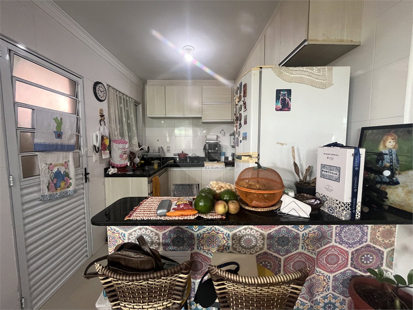 Casa à venda com 3 quartos, sendo 1 suíte,  no condomínio Capigaí, São Paulo - SP