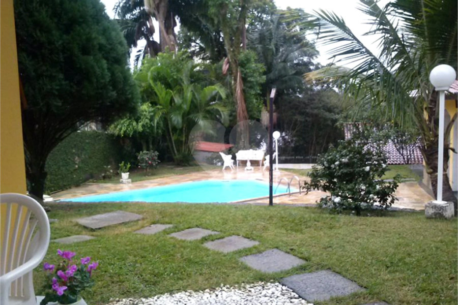 Sobrado à venda com 4 quartos, sendo 2 suítes, em Horto, São Paulo, SP