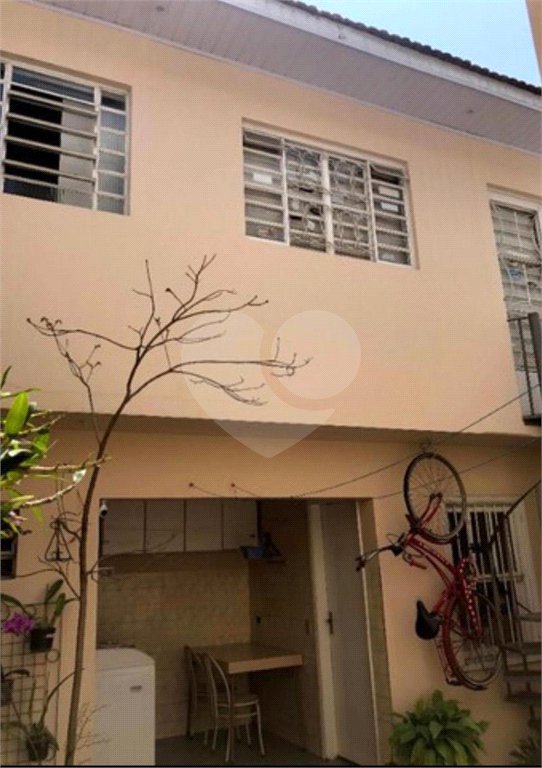 Sobrado à venda com 4 quartos, sendo 2 suítes, em Jardim Campo Limpo, São Paulo, SP