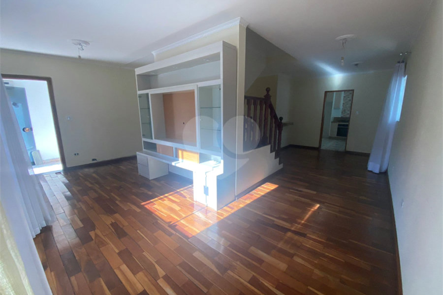 Sobrado à venda com 3 quartos, sendo 1 suíte, em Tremembé, São Paulo, SP
