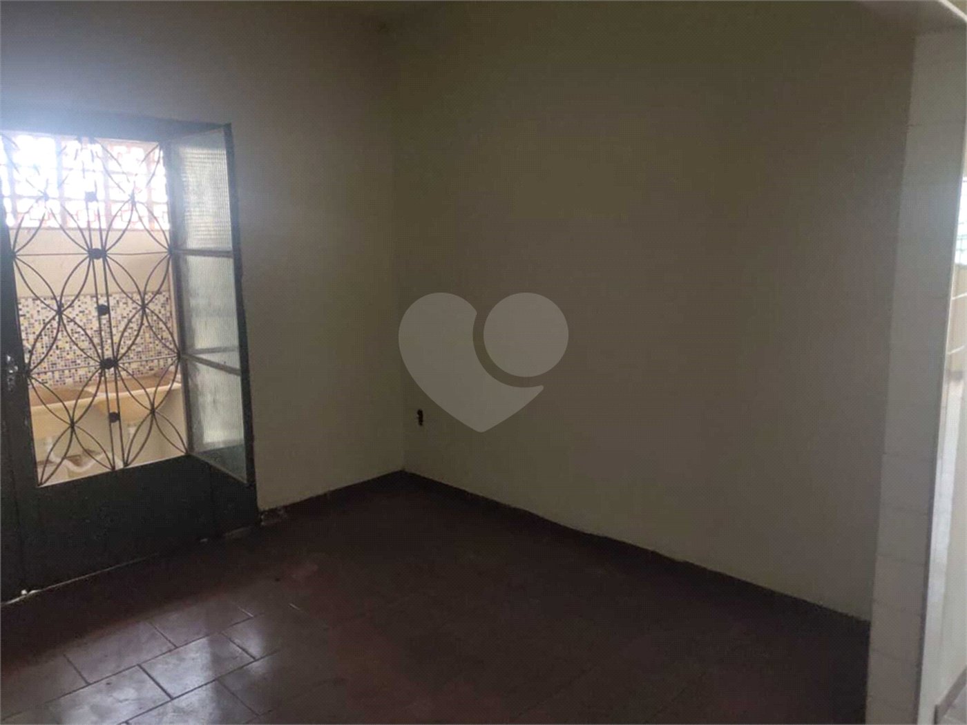 CASA COM DOIS ANDARES SEPARADOS A VENDA NO JARDIM LIMOEIRO, COM 139M²