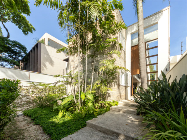Casa à venda com 4 suítes em Vila Nova Conceição, São Paulo, SP