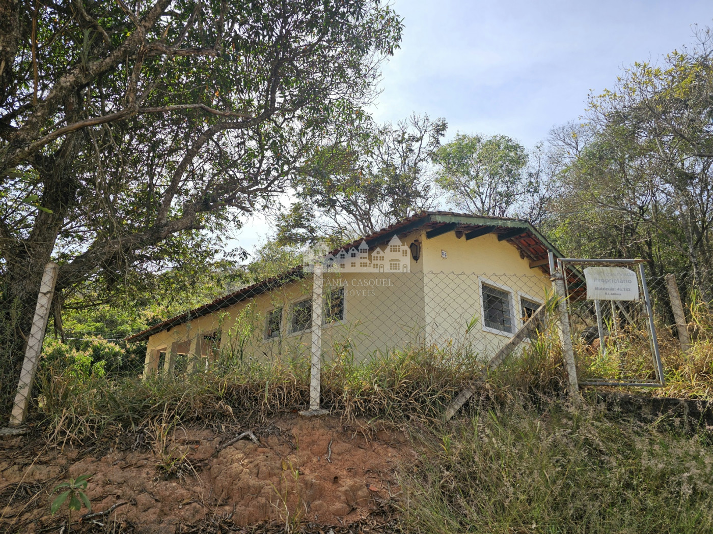Chácara à venda com 2 quartos em Estância Santa Maria do Laranjal, Atibaia, SP