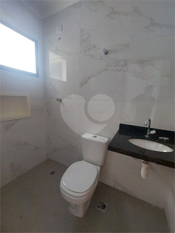 Sobrado à venda com 3 quartos, sendo 1 suíte, em Vila Carrão, São Paulo, SP