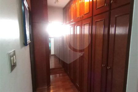 Sobrado à venda com 4 quartos, sendo 1 suíte, em Vila Macedópolis, São Paulo, SP