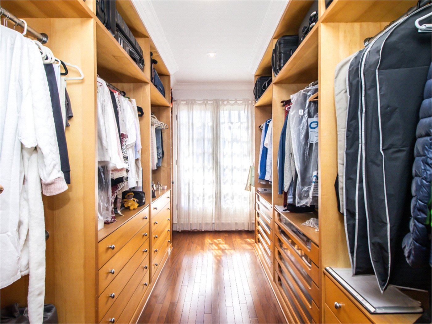 Casa à venda com 5 quartos, sendo 4 suítes, no condomínio Bounganville, São Paulo - SP