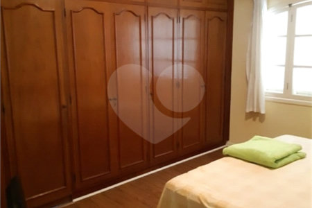 Sobrado à venda com 3 quartos, sendo 2 suítes,  em Vila Paulicéia, São Paulo, SP