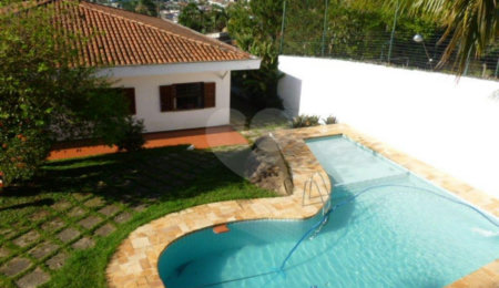Casa Térrea à venda com 4 quartos, sendo 1 suíte,  em Tremembé, São Paulo, SP