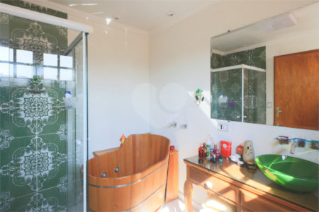 Sobrado à venda com 5 quartos, sendo 4 suítes, em Alto da Boa Vista, São Paulo, SP
