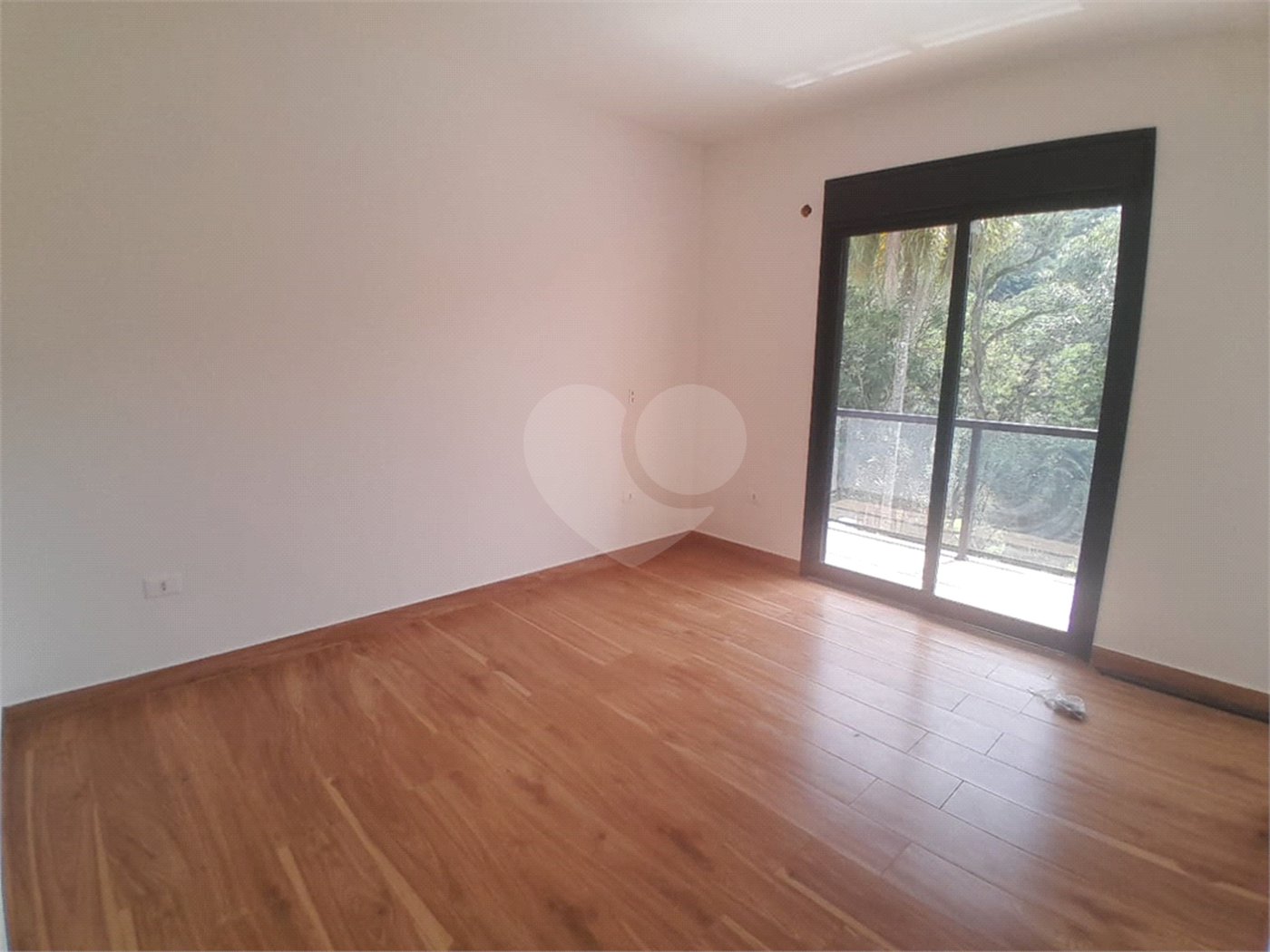 Casa à venda ou para alugar com 3 suítes no condomínio Sausalito, Mairiporã - SP