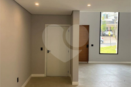 Casa à venda com 4 quartos, sendo 3 suítes, no condomínio Recanto dos Paturis, Vinhedo - SP