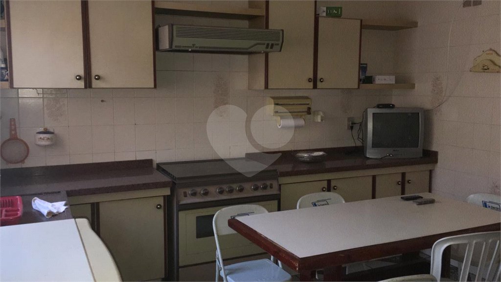 Sobrado à venda com 6 quartos, sendo 3 suítes, em Jardim Refúgio, Sorocaba, SP