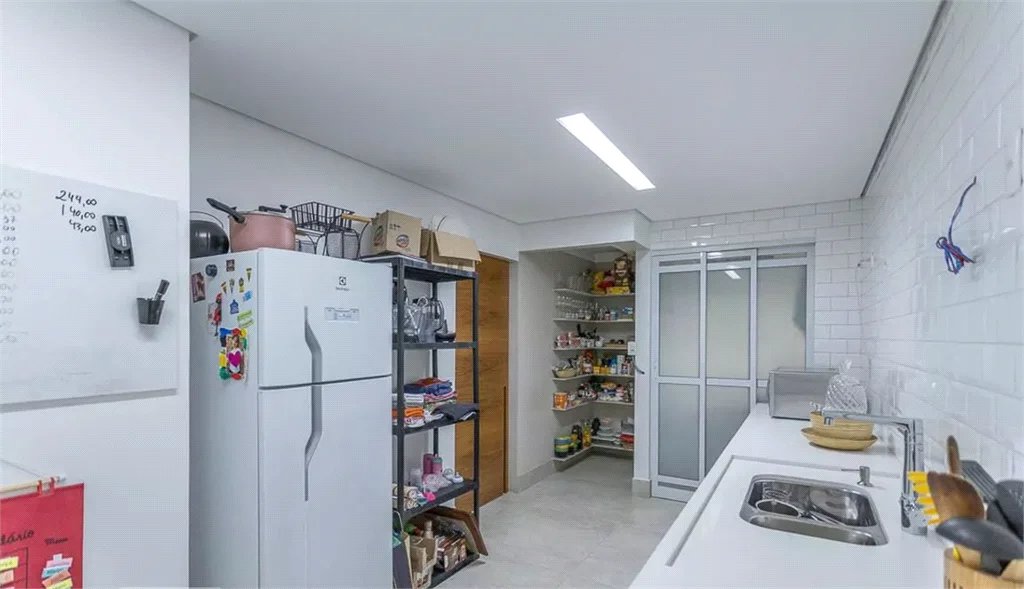 Apartamento à venda com 3 quartos, sendo 1 suíte, em Vila Anastácio, São Paulo, SP