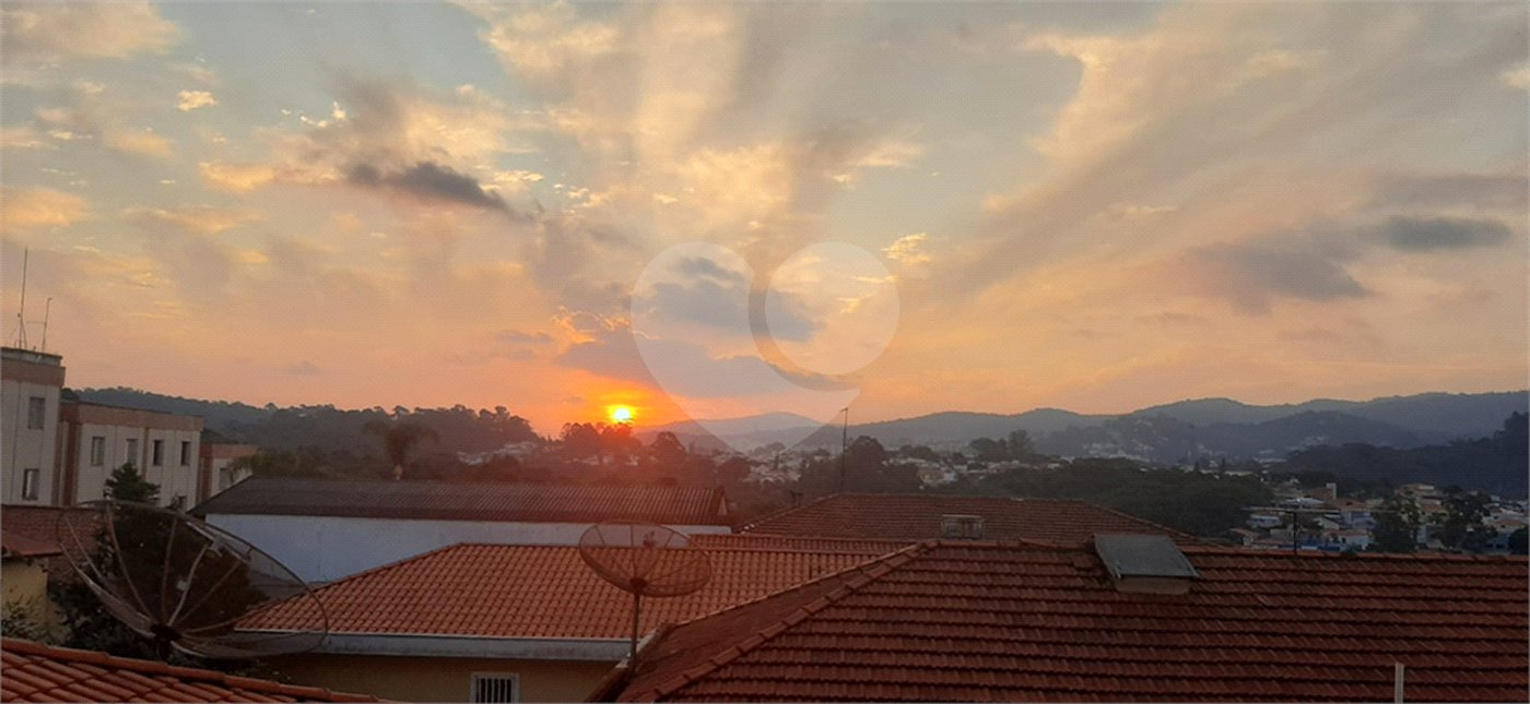 Casa à venda com 3 quartos, sendo 1 suíte, no condomínio Residencial Gran Veiga, São Paulo - SP