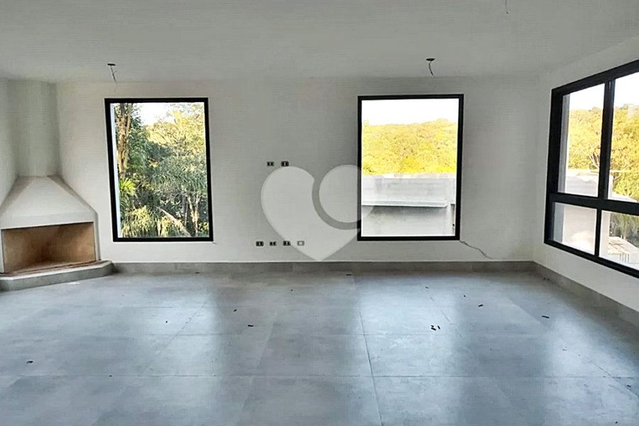 Casa à venda com 4 quartos, sendo 3 suítes, no condomínio Cantareira, Mairiporã - SP
