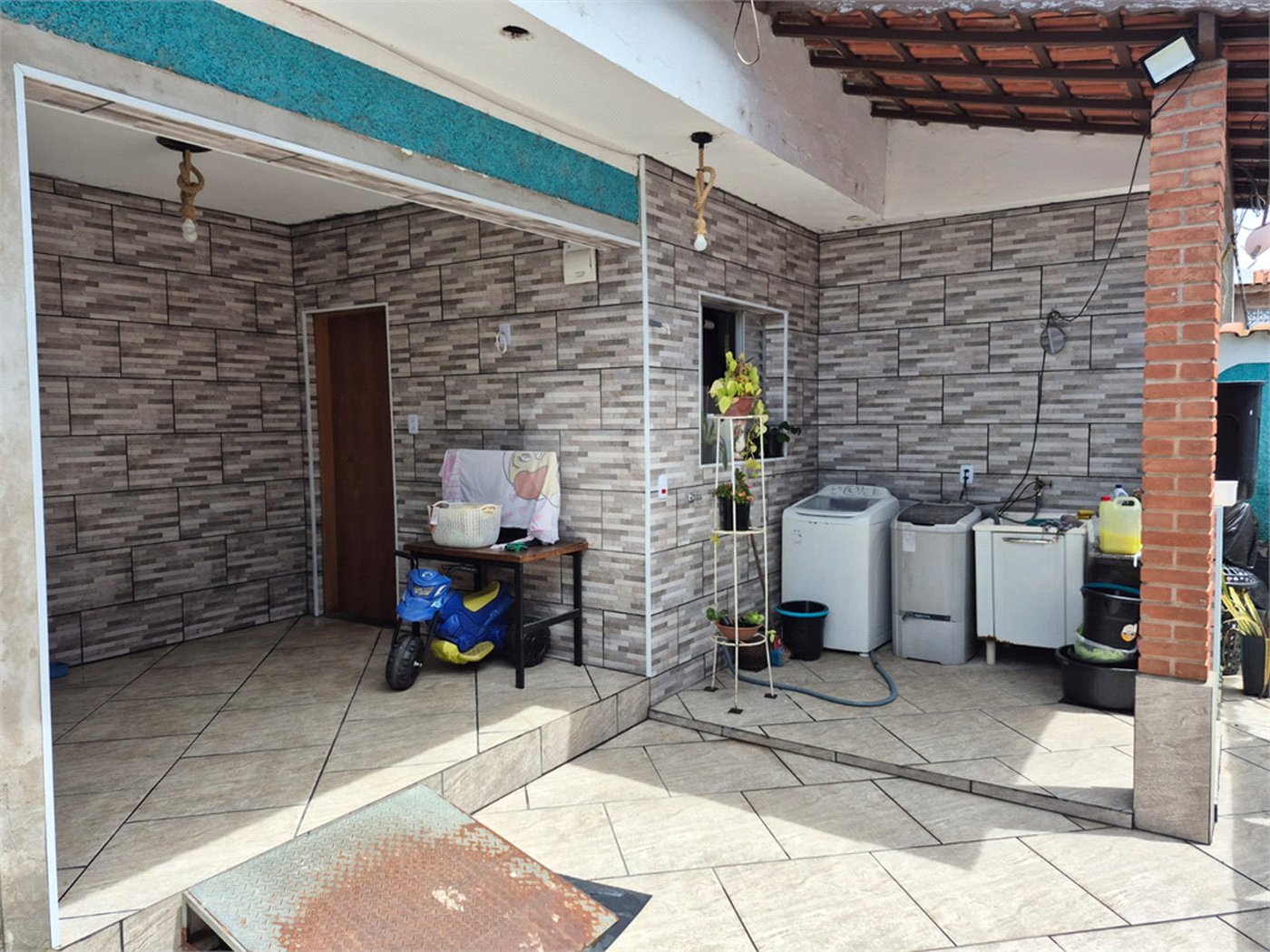 Sobrado à venda com 3 quartos, sendo 1 suíte, em Jardim Modelo, Suzano, SP