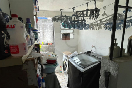 Sobrado à venda com 3 quartos em Jardim Laila, Embu das Artes, SP