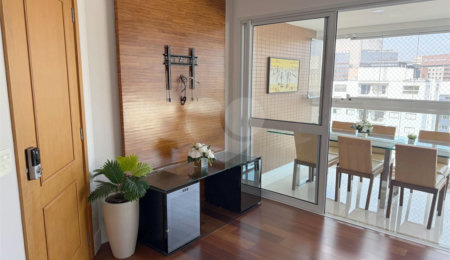 Apartamento para alugar com 3 quartos, sendo 1 suíte,  em Vila Olímpia, São Paulo, SP