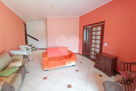 Casa à venda com 4 suítes no condomínio Estância Marambaia, Vinhedo - SP