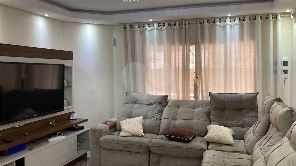 Sobrado à venda com 3 quartos, sendo 1 suíte, em Jardim Santa Beatriz, Guarulhos, SP