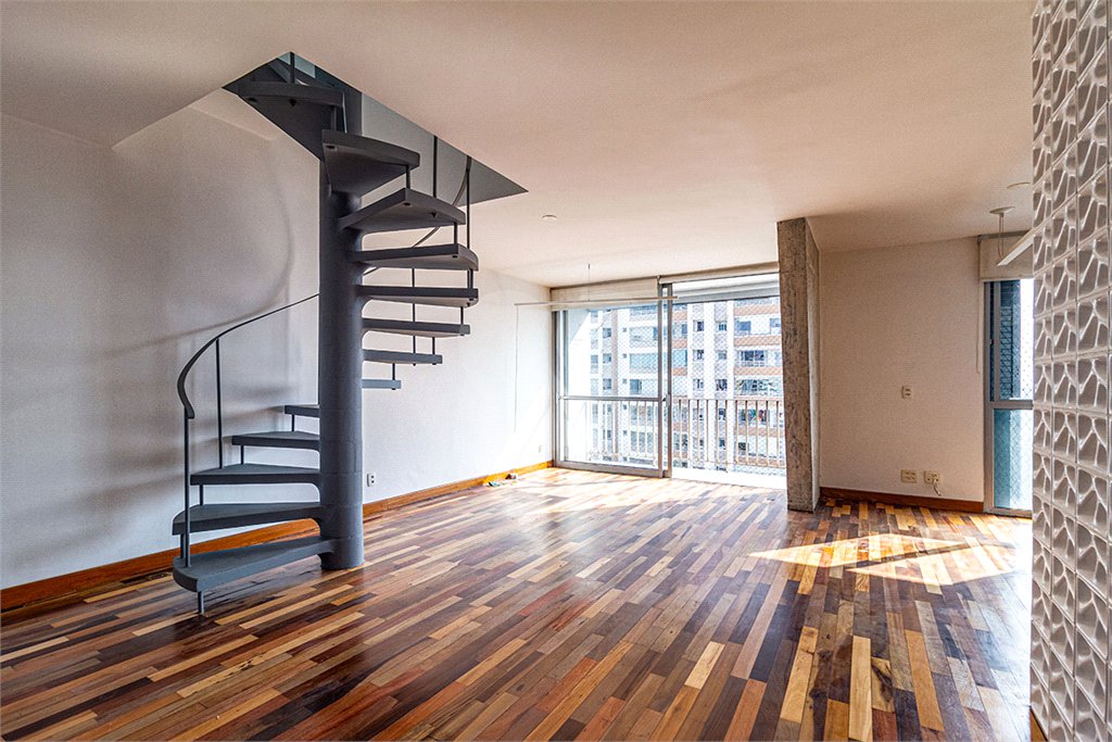 Cobertura à venda ou para alugar com 3 quartos, sendo 2 suítes, em Pinheiros, São Paulo, SP
