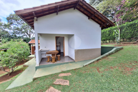 Casa à venda com 7 quartos, sendo 3 suítes, no condomínio Chacaras do Lago, Vinhedo - SP