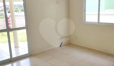 Casa à venda ou para alugar com 3 suítes no condomínio Residencial Jardim das Palmeiras, Vinhedo - SP