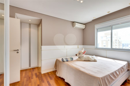 Apartamento à venda com 4 suítes em Campo Belo, São Paulo, SP