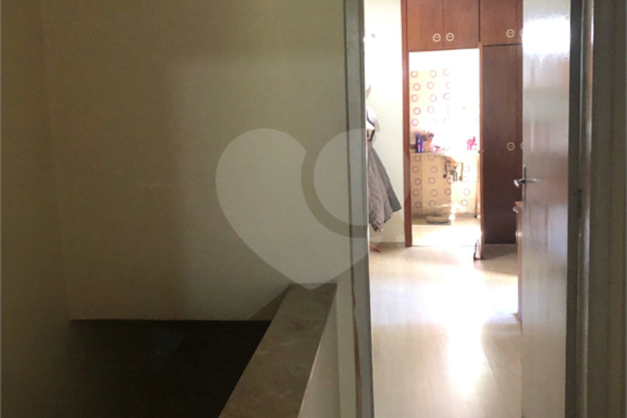 Sobrado à venda com 5 quartos, sendo 1 suíte,  em Jardim São Bento, São Paulo, SP