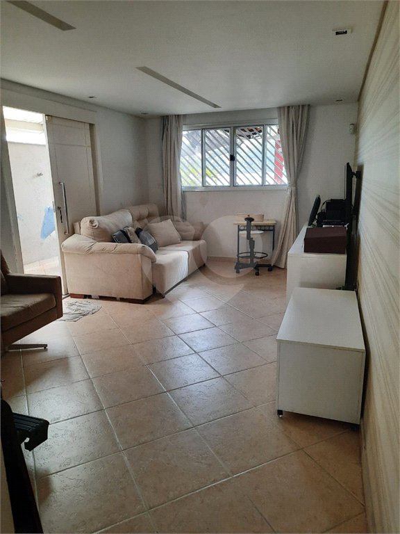 Sobrado à venda com 3 quartos, sendo 1 suíte, em Jardim Ester, São Paulo, SP