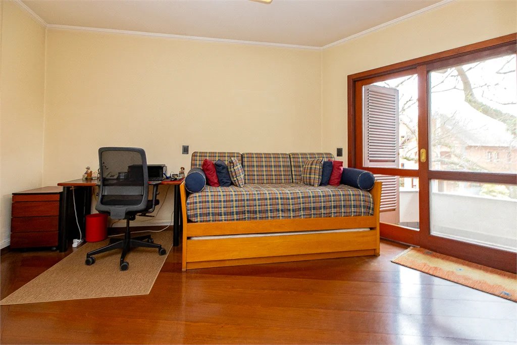 Casa à venda com 5 quartos, sendo 3 suítes, no condomínio Residencial Morumbi, São Paulo - SP