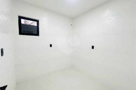 Casa à venda com 3 quartos, sendo 1 suíte, no condomínio Vale dos Sonhos 2, Rio de Janeiro - RJ