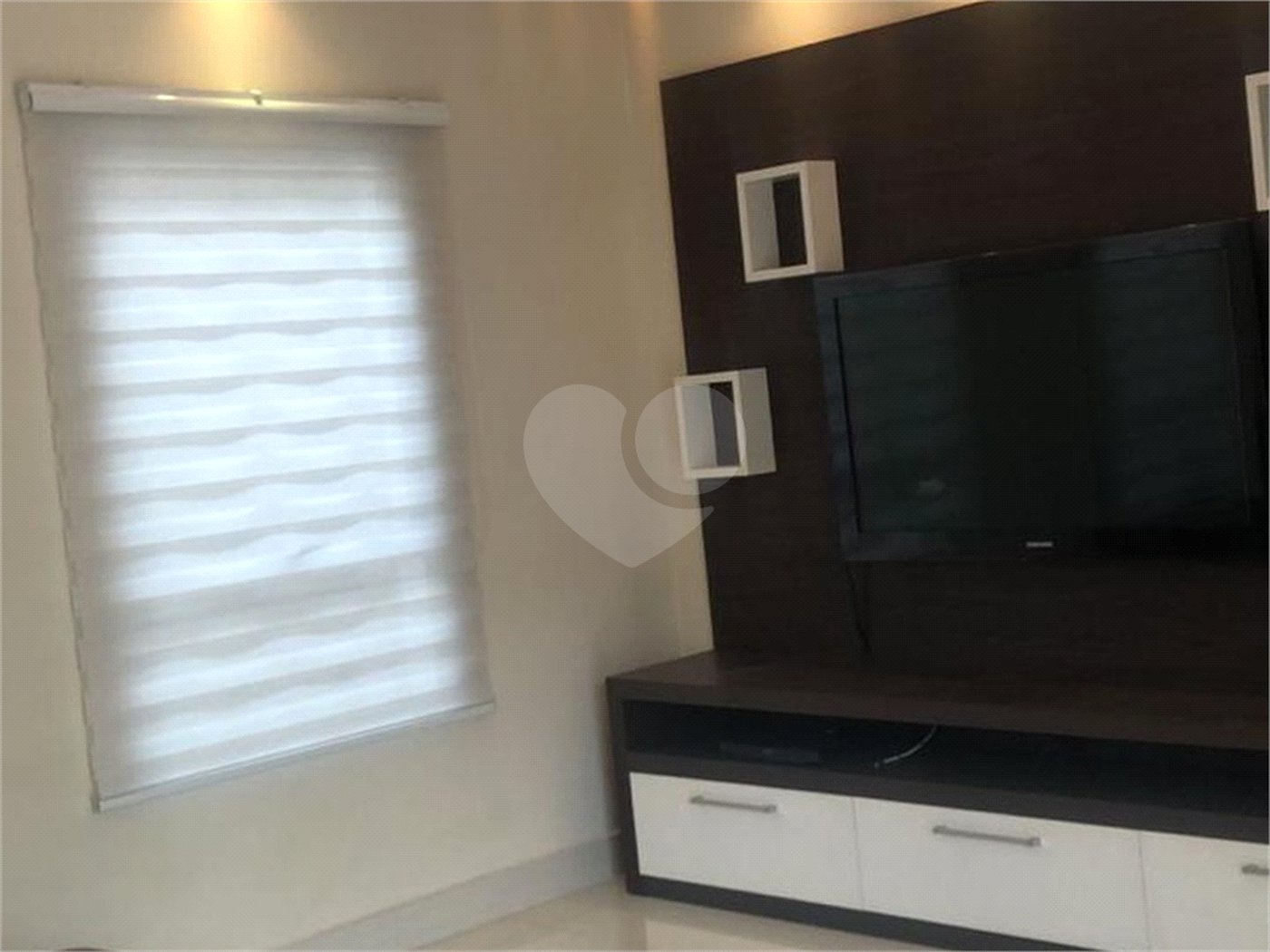 Casa à venda com 4 quartos, sendo 3 suítes, no condomínio Lago da Serra, Araçoiaba da Serra - SP