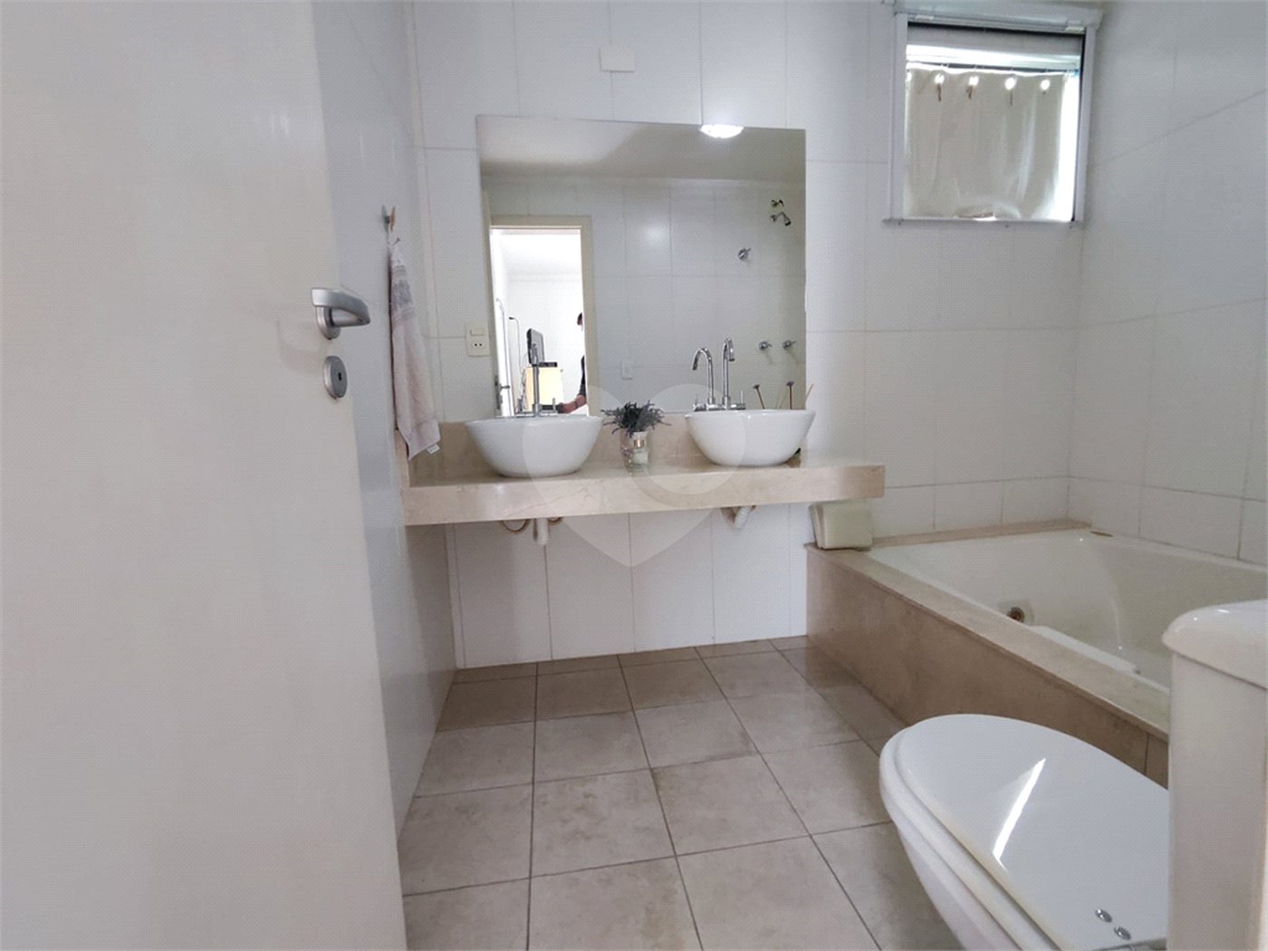 Apartamento à venda com 3 suítes em Jardim Faculdade, Sorocaba, SP