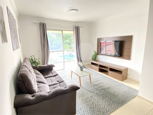 Apartamento à venda com 3 quartos, sendo 1 suíte,  em Campo Belo, São Paulo, SP