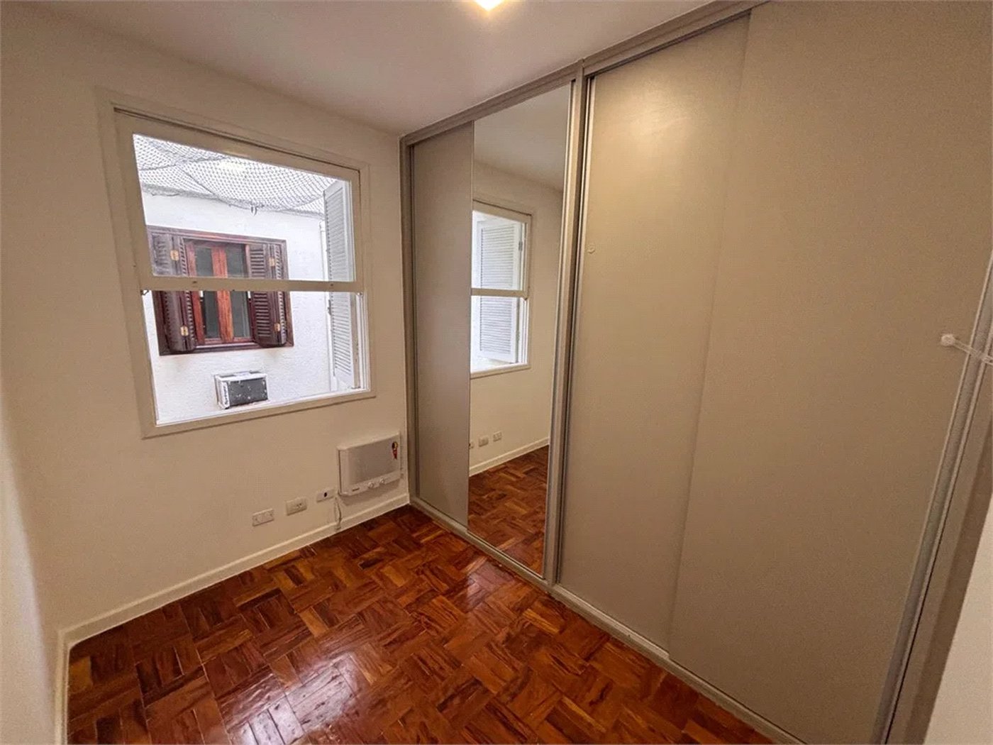 Casa de Vila à venda com 3 quartos, sendo 1 suíte, no condomínio Ministro Luiz Gallotti, São Paulo - SP