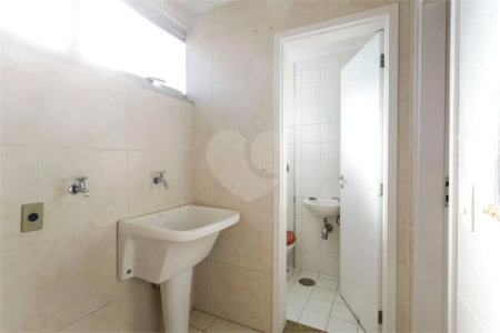 Apartamento à venda com 2 quartos, sendo 1 suíte, em Vila Olímpia, São Paulo, SP