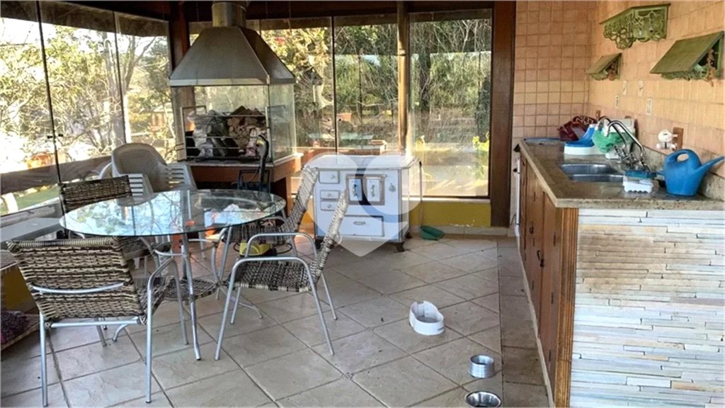 Casa à venda com 4 suítes no condomínio Suíça da Cantareira, Mairiporã - SP