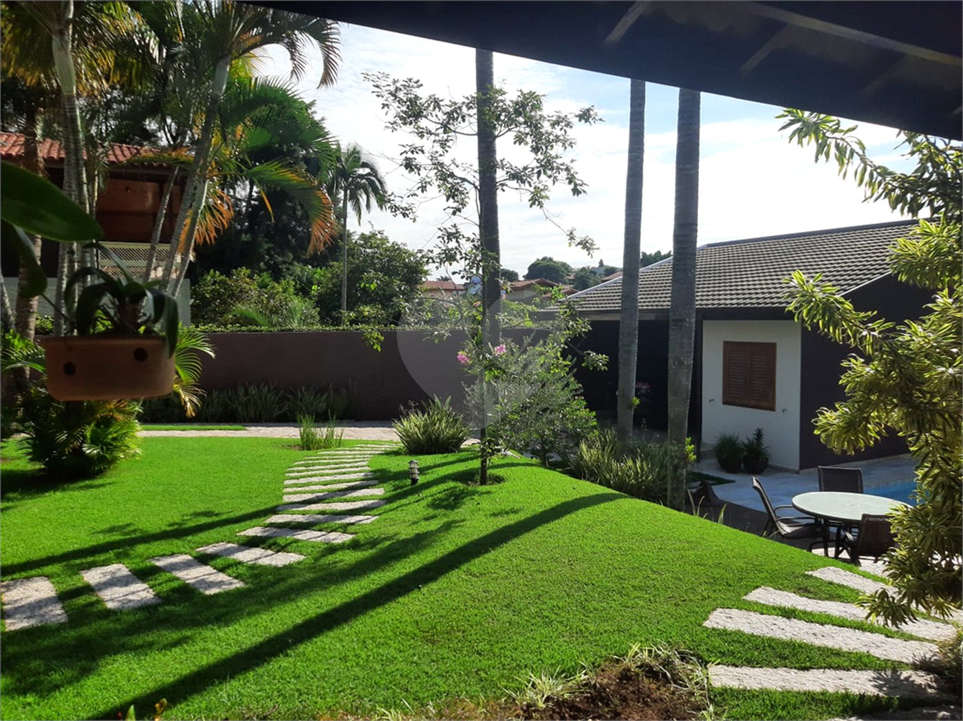Casa à venda com 4 quartos, sendo 2 suítes,  no condomínio Estância Marambaia, Vinhedo - SP