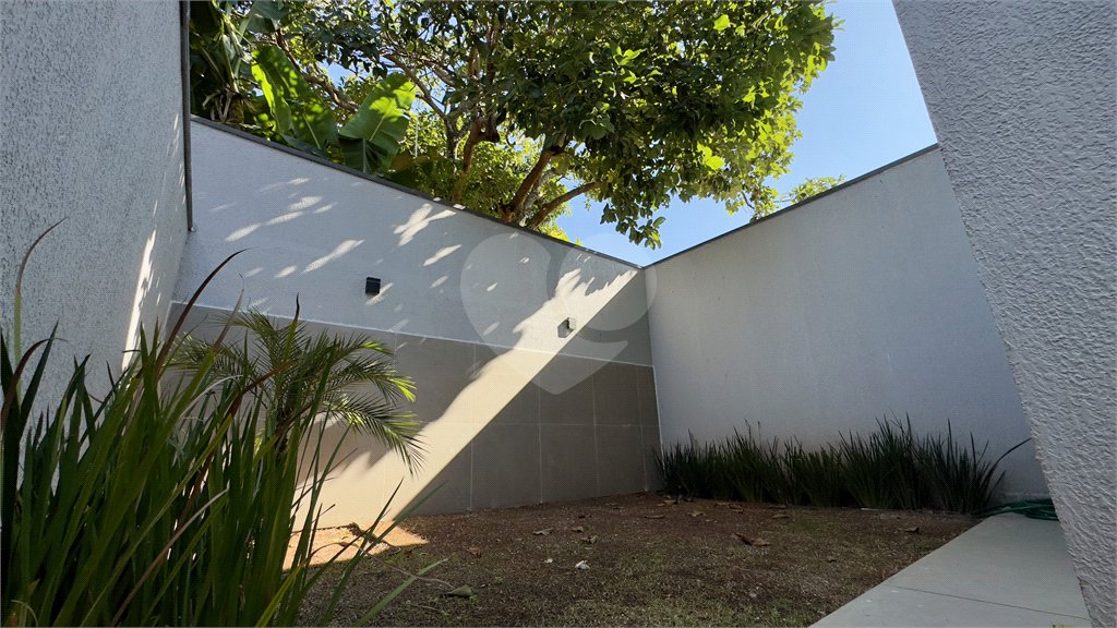 Sobrado à venda com 3 suítes em Jardim do Lago, Atibaia, SP