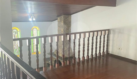 Sobrado à venda com 6 quartos, sendo 3 suítes,  em Dos Casa, São Bernardo do Campo, SP